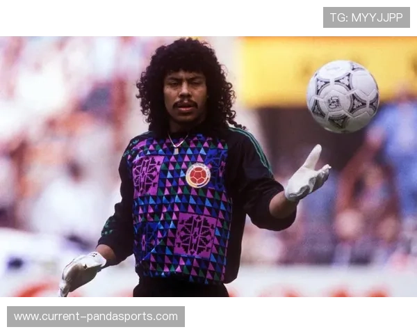 七十年代世界足坛群星闪耀纵论传奇巨星与经典时刻