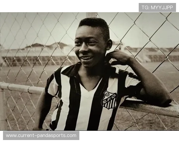 足球三号传奇球星是谁他在历史上的影响力与成就解析 足球三号传奇球星是谁他在历史上的影响力与成就解析