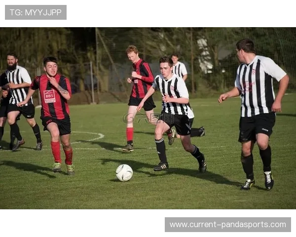 高清足球球星图片素材精选 多种经典姿势与表情尽收眼底